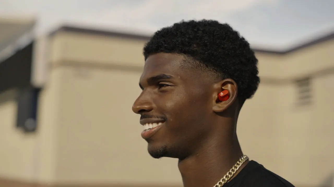 Shedeur Sanders trở thành đại sứ thương hiệu cho Beats