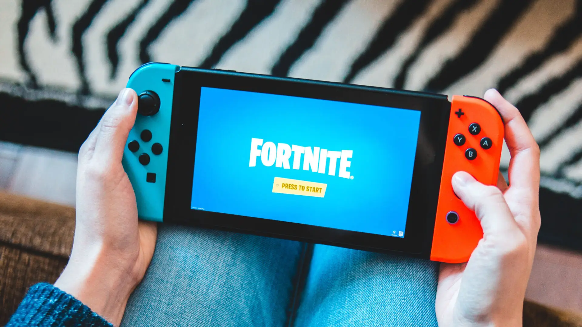 Nintendo giảm giá máy Switch ở châu Âu