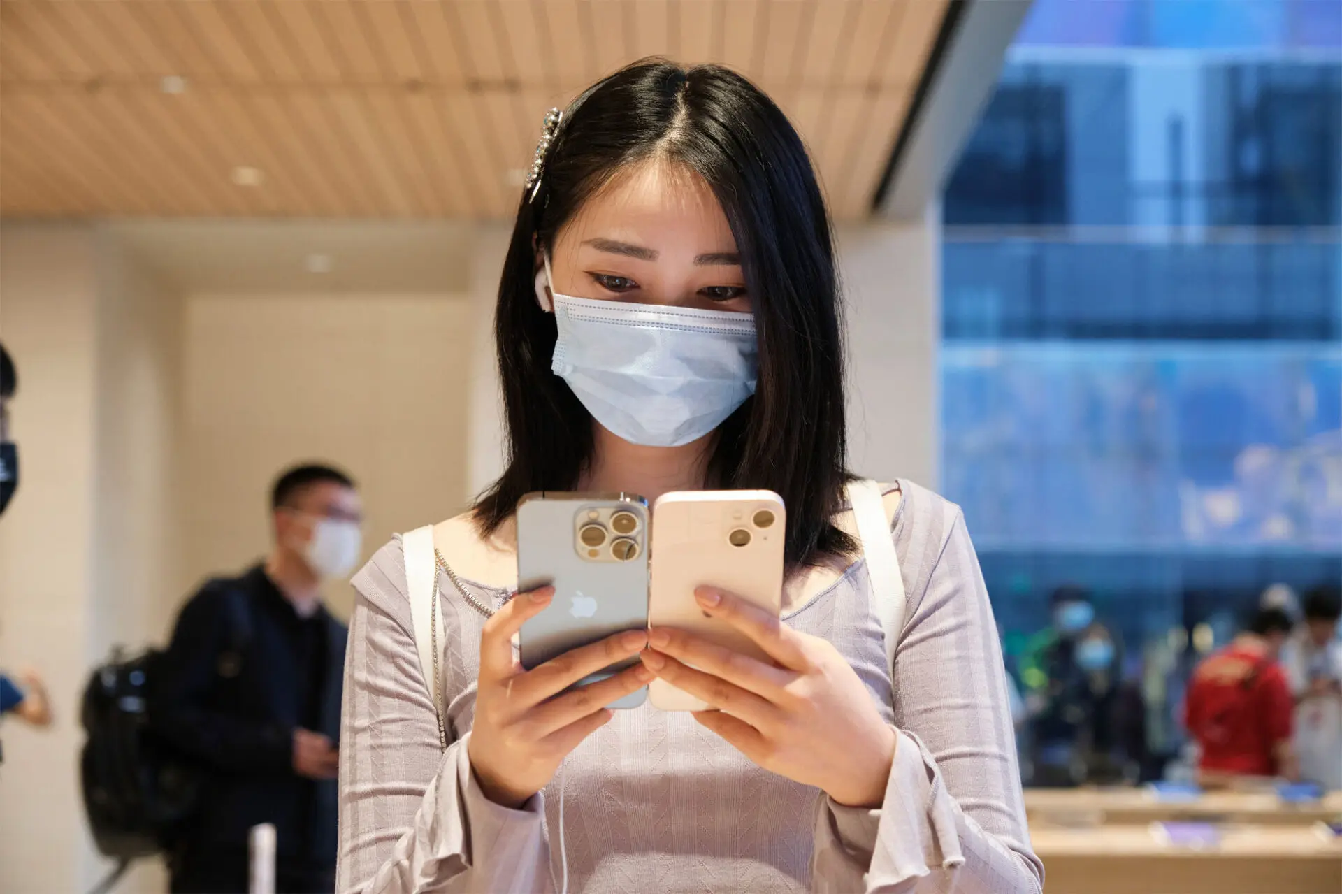 Bộ ảnh người ta đi mua iPhone 13 Pro
