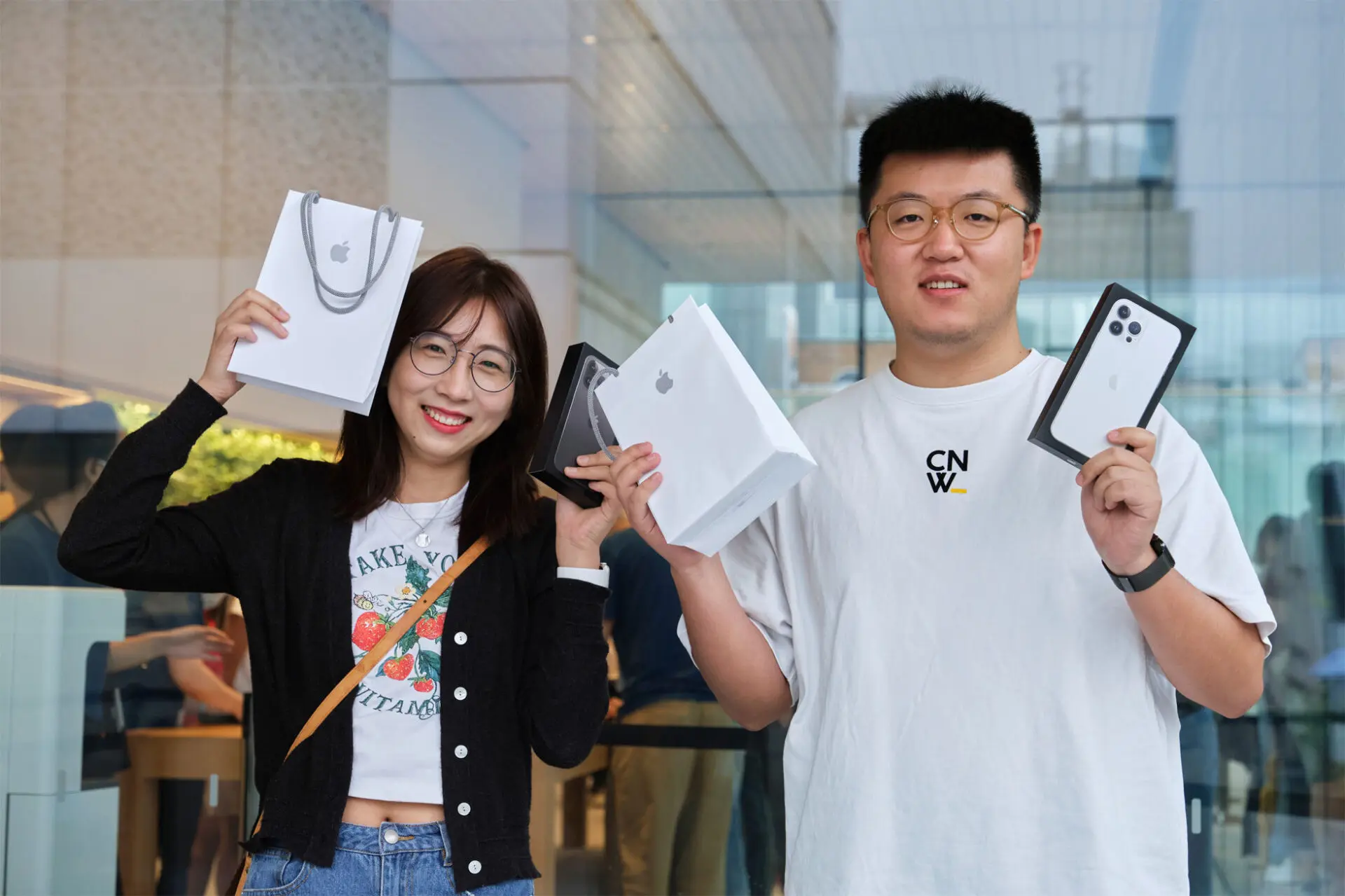 ontop.vn Apple iPhone iPad Availability Beijing Customers iPhone 13 Pro Boxes 09242021