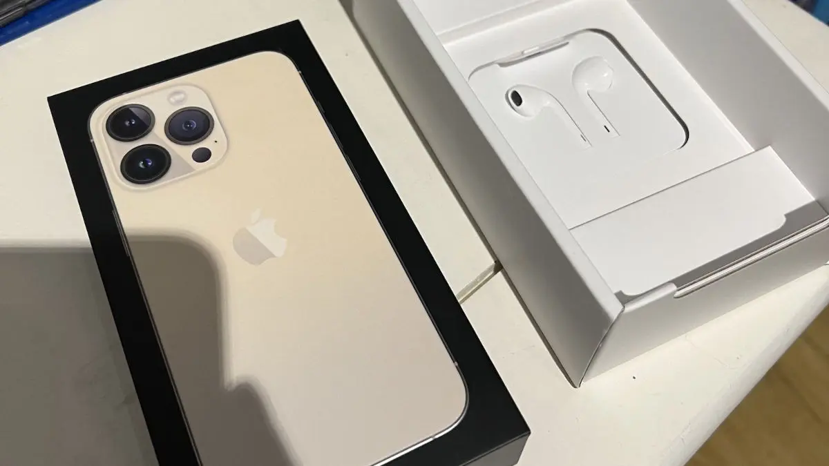 iPhone 13 bán ra tại Pháp có kèm theo EarPods