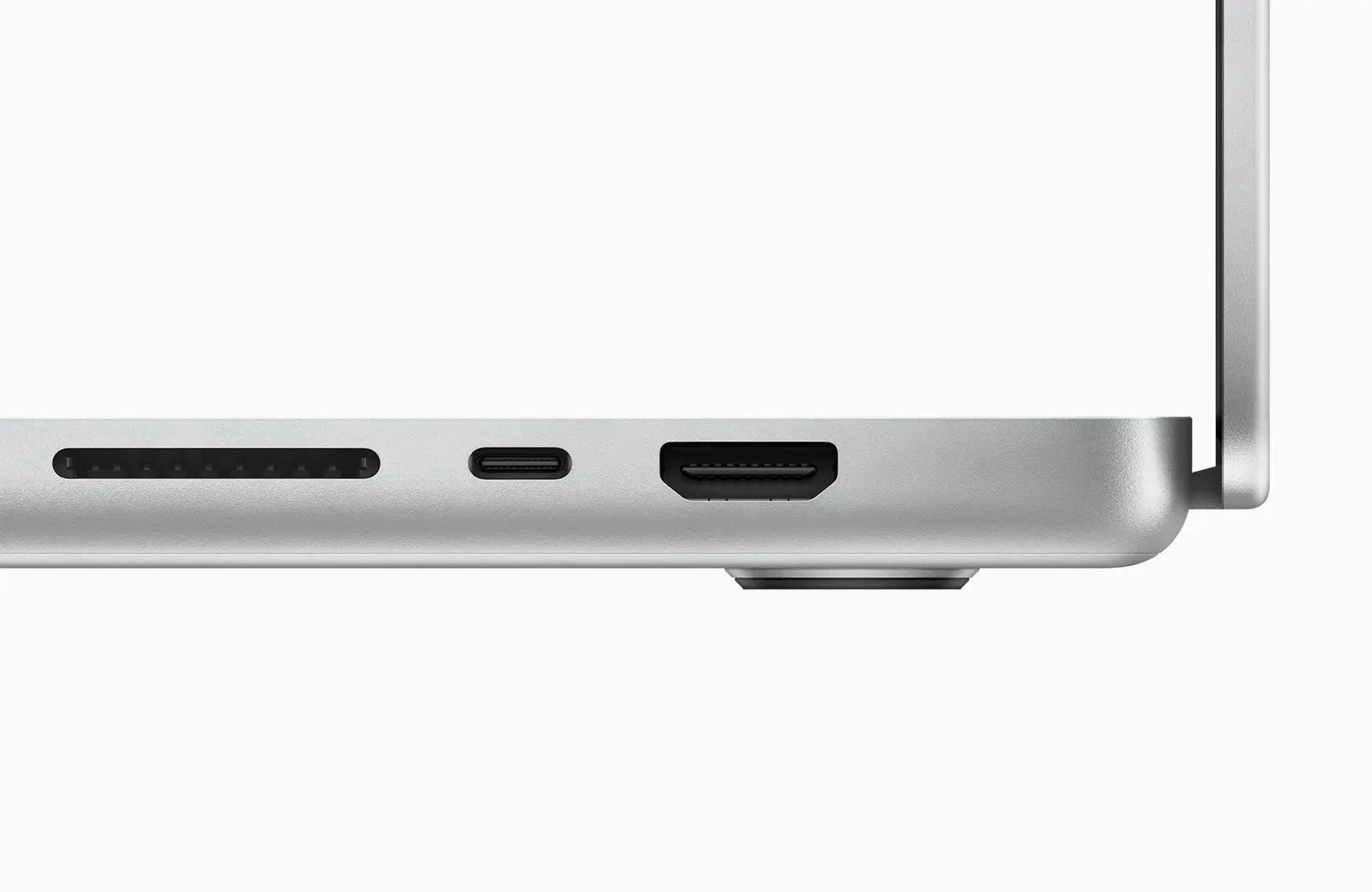Khe SD Card trên MacBook Pro hỗ trợ UHS-II cho tốc độ 250 MB/s