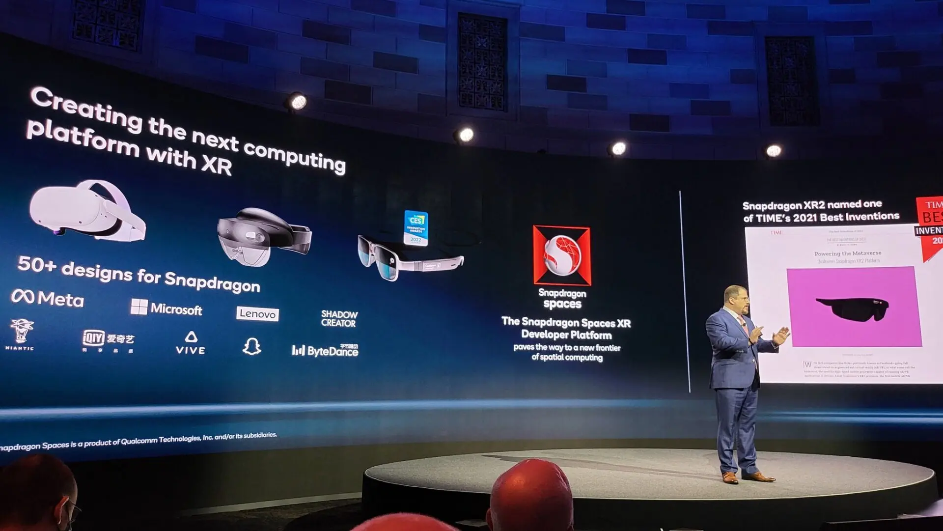 Oculus Quest 2 đã bán được 10 triệu thiết bị