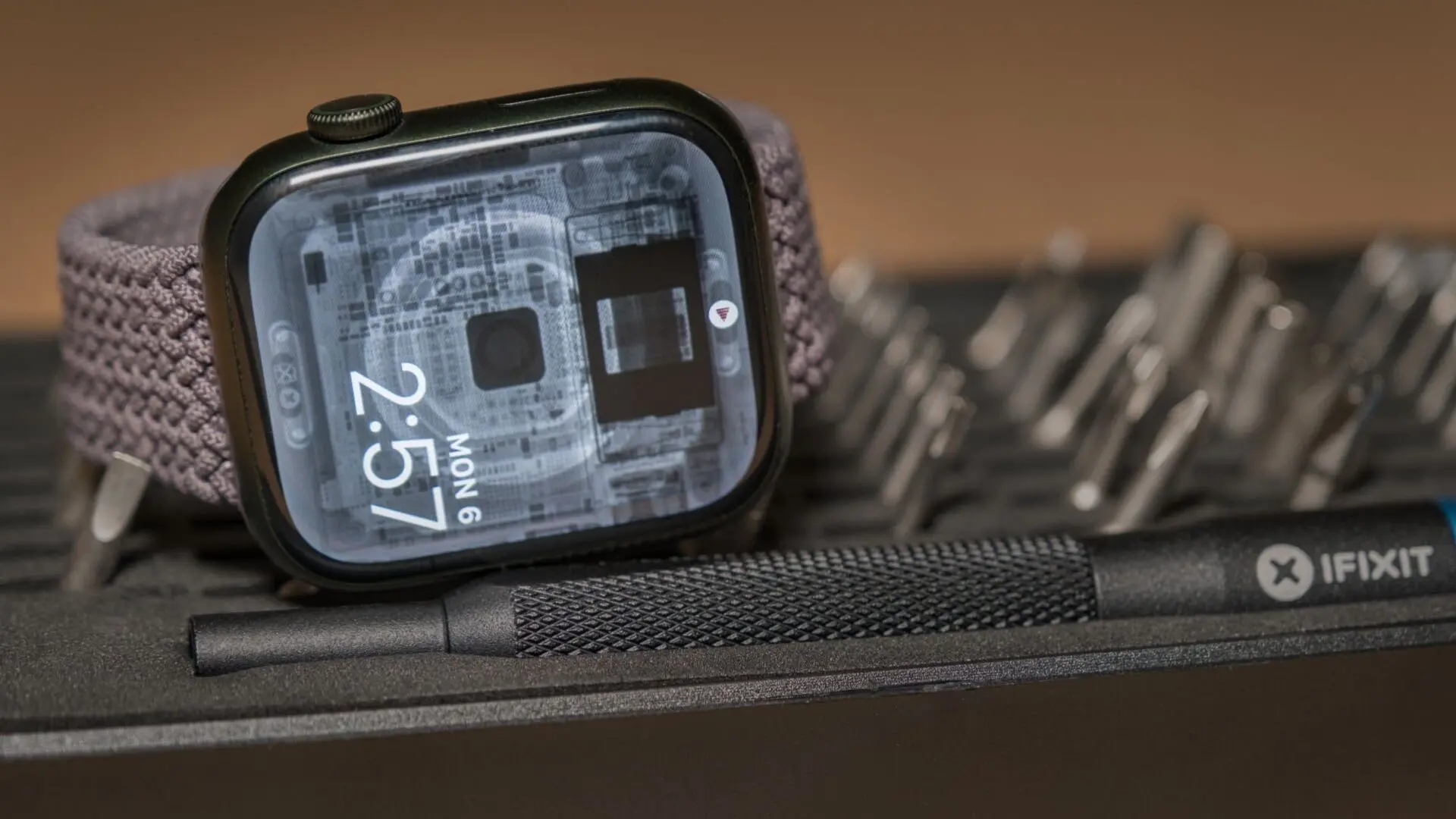 iFixit: Hình nền linh kiện bên trong Apple Watch Series 7 chụp bằng tia X