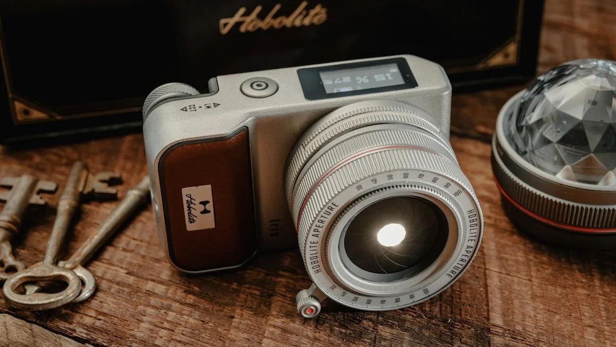 Hobolite Iris LED light 3.jpg